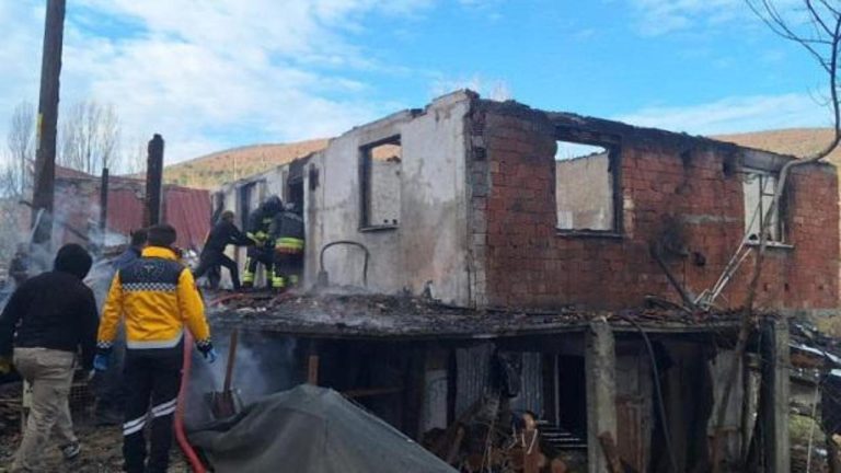 Vezirköprü’de Korkunç Yangın: İki Can Kaybı